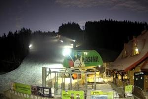 Kamera: Kasina ski Dolna stacja kolejki krzesełkowej Kasina Wielka Kasina ski Dolna stacja kolejki krzesełkowej