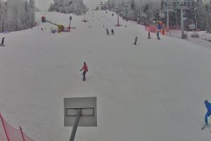 Kamera: Jaworzyna Krynicka Widok ze stacji dolnej kolei gondolowej (648 m n.p.m.) Krynica Jaworzyna Krynicka Widok ze stacji dolnej kolei gondolowej (648 m n.p.m.)