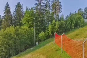 Kamera: Jaworzyna Krynicka Widok ze stacji dolnej kolei gondolowej (648 m n.p.m.) Krynica Jaworzyna Krynicka Widok ze stacji dolnej kolei gondolowej (648 m n.p.m.)