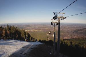 Świeradów Zdrój Ski&Sun Widok na wyciąg