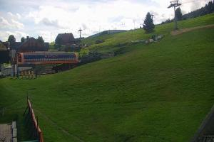 Kamera: Zieleniec Zieleniec SKI Arena - Widok z dolnej stacji Zieleniec Zieleniec Zieleniec SKI Arena - Widok z dolnej stacji
