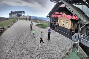 Kamera: Jaworzyna Krynicka Widok na trasÄ™ dla dzieci na szczycie (1100 m n.p.m.) Krynica Jaworzyna Krynicka Widok na trasÄ™ dla dzieci na szczycie (1100 m n.p.m.)