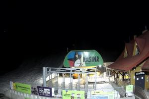 Kamera: Kasina ski Dolna stacja kolejki krzesełkowej Kasina Wielka Kasina ski Dolna stacja kolejki krzesełkowej