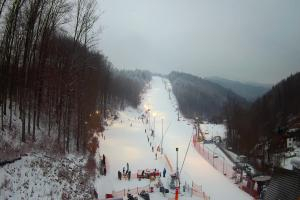 Wisła STOK – Stacja Narciarska Widok z dolnej stacji