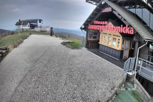 Kamera: Jaworzyna Krynicka Widok na trasÄ™ dla dzieci na szczycie (1100 m n.p.m.) Krynica Jaworzyna Krynicka Widok na trasÄ™ dla dzieci na szczycie (1100 m n.p.m.)