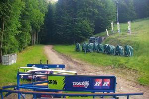 Kamera: Czarny Groń Górna stacja Rzyki Czarny Groń Górna stacja