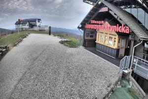 Kamera: Jaworzyna Krynicka Widok na trasÄ™ dla dzieci na szczycie (1100 m n.p.m.) Krynica Jaworzyna Krynicka Widok na trasÄ™ dla dzieci na szczycie (1100 m n.p.m.)