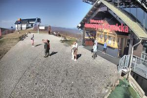 Kamera: Jaworzyna Krynicka Widok na trasę dla dzieci na szczycie (1100 m n.p.m.) Krynica Jaworzyna Krynicka Widok na trasę dla dzieci na szczycie (1100 m n.p.m.)