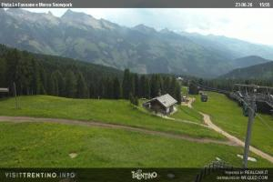 Kamera: Val di Fiemme - Cavalese - Predazzo - Obereggen SkiAreaAlpeLusia - Castelir Slope Val di Fiemme Val di Fiemme - Cavalese - Predazzo - Obereggen SkiAreaAlpeLusia - Castelir Slope