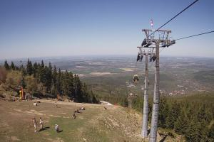 Świeradów Zdrój Ski&Sun Widok na wyciąg