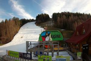 Kamera: Kasina ski Dolna stacja kolejki krzesełkowej Kasina Wielka Kasina ski Dolna stacja kolejki krzesełkowej