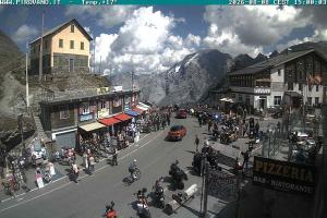 Kamera: Passo Stelvio Widok na przełęcz Stelvio 2760 m Przełecz Stelvio Passo Stelvio Widok na przełęcz Stelvio 2760 m