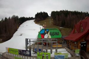 Kamera: Kasina ski Dolna stacja kolejki krzesełkowej Kasina Wielka Kasina ski Dolna stacja kolejki krzesełkowej