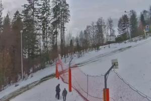Kamera: Jaworzyna Krynicka Widok ze stacji dolnej kolei gondolowej (648 m n.p.m.) Krynica Jaworzyna Krynicka Widok ze stacji dolnej kolei gondolowej (648 m n.p.m.)