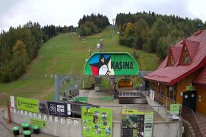 Kamera: Kasina ski Dolna stacja kolejki krzesełkowej Kasina Wielka Kasina ski Dolna stacja kolejki krzesełkowej