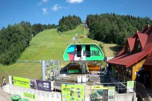 Kamera: Kasina ski Dolna stacja kolejki krzesełkowej Kasina Wielka Kasina ski Dolna stacja kolejki krzesełkowej