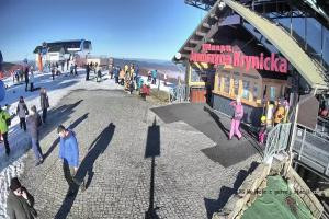 Kamera: Jaworzyna Krynicka Widok na trasę dla dzieci na szczycie (1100 m n.p.m.) Krynica Jaworzyna Krynicka Widok na trasę dla dzieci na szczycie (1100 m n.p.m.)