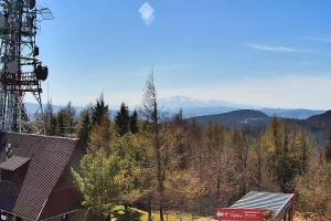 Krynica Jaworzyna Krynicka Widok na szczyt Jaworzyny (1114 m n.p.m)