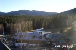 Kamera: Szrenica Ski Arena Widok na dolną stację wyciągu Szklarska Poręba Szrenica Ski Arena Widok na dolną stację wyciągu