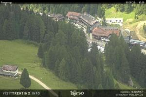 Kamera: Val di Fiemme - Cavalese - Predazzo - Obereggen SkiCenterLatemar - Passo Feudo Val di Fiemme Val di Fiemme - Cavalese - Predazzo - Obereggen SkiCenterLatemar - Passo Feudo