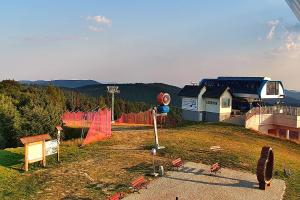 Kamera: Jaworzyna Krynicka Widok na szczyt Jaworzyny (1114 m n.p.m) Krynica Jaworzyna Krynicka Widok na szczyt Jaworzyny (1114 m n.p.m)