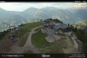 Kamera: Val di Fiemme - Cavalese - Predazzo - Obereggen Alpe Cermis - Paion Val di Fiemme Val di Fiemme - Cavalese - Predazzo - Obereggen Alpe Cermis - Paion