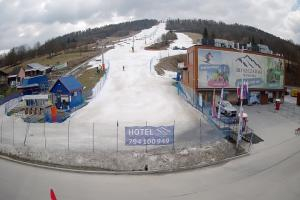 Kamera: BIESZCZAD.ski Widok na stok i kolej linową Wańkowa BIESZCZAD.ski Widok na stok i kolej linową