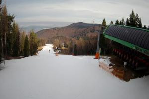 Kamera: Czarny Groń Widok z dolnej stacji Rzyki Czarny Groń Widok z dolnej stacji