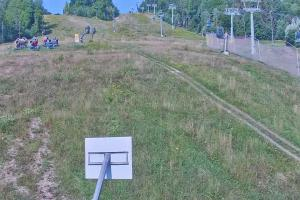 Kamera: Jaworzyna Krynicka Widok ze stacji dolnej kolei gondolowej (648 m n.p.m.) Krynica Jaworzyna Krynicka Widok ze stacji dolnej kolei gondolowej (648 m n.p.m.)