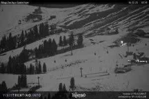 Kamera: Val di Fiemme - Cavalese - Predazzo - Obereggen SkiCenterLatemar - Zischgalm Val di Fiemme Val di Fiemme - Cavalese - Predazzo - Obereggen SkiCenterLatemar - Zischgalm