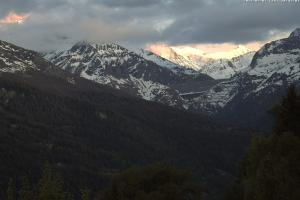4 Vallees - 4 Doliny 4 Vallees - 4 Doliny Webcam La Grande Dixence depuis Les Masses