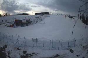 Kamera: Master Ski Widok naa dolną stację krzesełka Tylicz Master Ski Widok naa dolną stację krzesełka