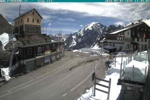 Przełecz Stelvio Passo Stelvio Widok na przełęcz Stelvio 2760 m