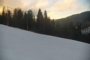 Kamera: Cieńków Widok na trasę kolei krzesełkowej Wisła Cieńków Widok na trasę kolei krzesełkowej