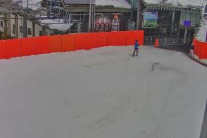 Kamera: Jaworzyna Krynicka Widok ze stacji dolnej kolei gondolowej (648 m n.p.m.) Krynica Jaworzyna Krynicka Widok ze stacji dolnej kolei gondolowej (648 m n.p.m.)