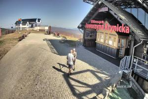 Kamera: Jaworzyna Krynicka Widok na trasę dla dzieci na szczycie (1100 m n.p.m.) Krynica Jaworzyna Krynicka Widok na trasę dla dzieci na szczycie (1100 m n.p.m.)